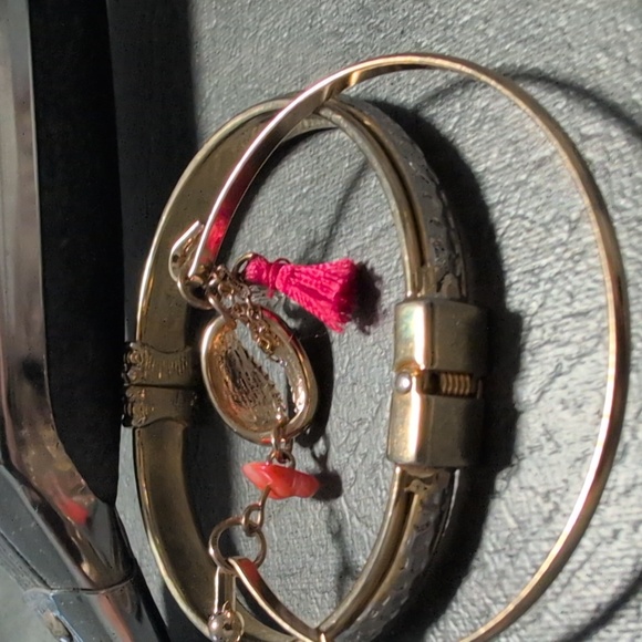 gold Bangles - Picture 4 of 4